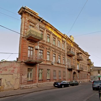 Судьба «дома-стены» в руках прокуратуры