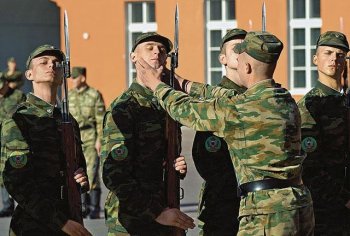 Военные прокуроры говорят, что дедовщина уменьшилась на 31%