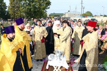 В поселке Шевченко Суворовского района освящена часовня в честь святых Петра и Февронии