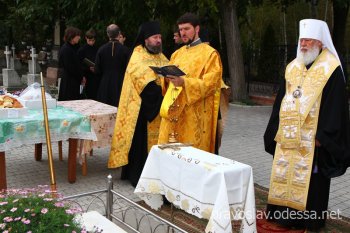 Сегодня митрополит Агафангел молился у могилы своего предшественника, митрополита Сергия