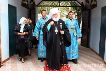 Сегодня митрополит Агафангел возглавил молебен у чудотворной иконы «Всецарица»