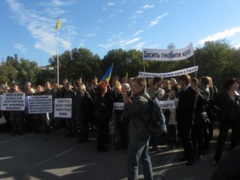 Научные работники выступают против сокращения государственного финансирования
