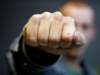Ухажер пошел в гости к двум дамам и убил ту, которая не понравилась
