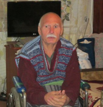Геннадий Труханов помог инвалидам получить новые коляски на дому