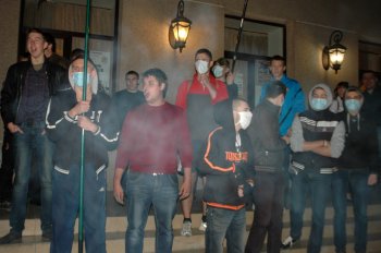 В Одессе националисты пытались посадить "москалей на ножи"