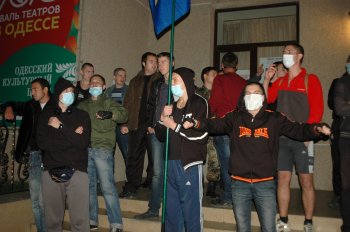 В Одессе националисты пытались посадить "москалей на ножи"