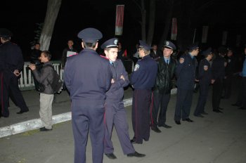 В Одессе националисты пытались посадить "москалей на ножи"