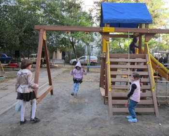 По инициативе Геннадия Труханова в Суворовском районе открылись еще 2 детские площадки