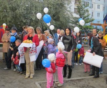 По инициативе Геннадия Труханова в Суворовском районе открылись еще 2 детские площадки