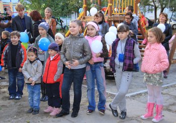 По инициативе Геннадия Труханова в Суворовском районе открылись еще 2 детские площадки