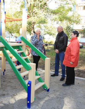 По инициативе Геннадия Труханова в Суворовском районе открылись еще 2 детские площадки