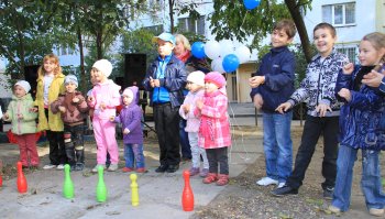 По инициативе Геннадия Труханова в Суворовском районе открылись еще 2 детские площадки