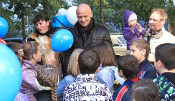По инициативе Геннадия Труханова в Суворовском районе открылись еще 2 детские площадки