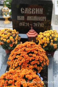 Митрополит Агафангел совершил заупокойное богослужение