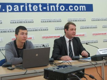Октябрьские "тренды" избирательной кампании: VIP-агитаторы, встречи во дворах и на полях и приз за "лучшее" голосование