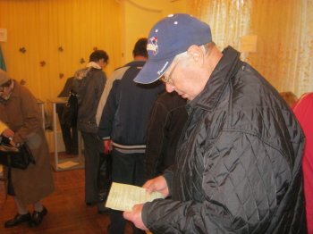 В Суворовском районе избирательные участки работают пока без эксцессов
