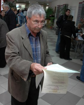 Одессит съел свои бюллетени на избирательном участке