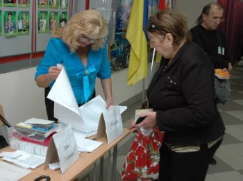 Одессит съел свои бюллетени на избирательном участке