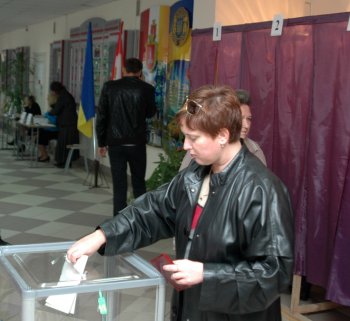 Одессит съел свои бюллетени на избирательном участке