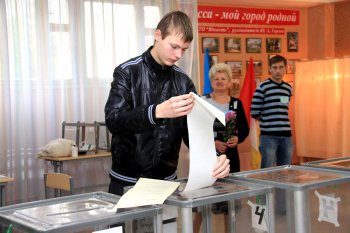 В первой половине дня в Суворовском районе избирательный процесс идет нормально