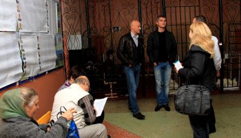 В первой половине дня в Суворовском районе избирательный процесс идет нормально