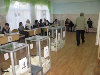 На участке №511401 голосование идет средним темпом