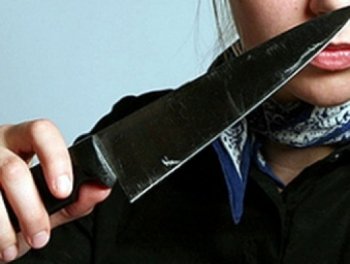 Женщина решила выразить свое отношение к сожителю при помощи ножа