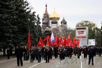 Коммунисты на свой главный праздник вышли на одесские улицы