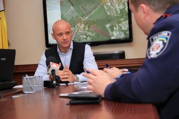 Геннадий Труханов занялся давней проблемой: будет отремонтирована дорога, которая освободит Одессу от фур