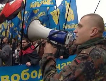 Запад в истерике давит на украинскую оппозицию, требуя крови и зрелищ