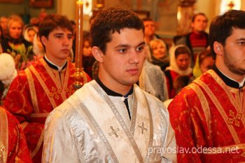 Митрополит Агафангел совершил литургии в храме святителя Григория и мученицы Зои