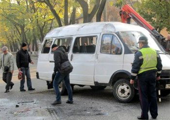 В Одессе от удара мусоровоза перевернулась маршрутка: есть пострадавшие