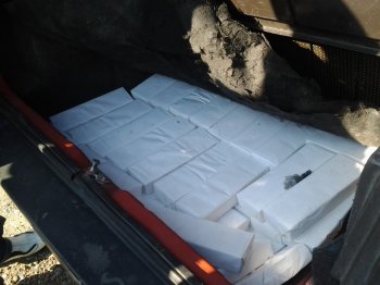 Пограничники задержали молдаванина, который «ВАЗом» вез табачные изделия