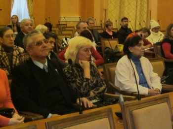 К Международному дню инвалидов мэрия выдала знаки благодарности и почетные грамоты