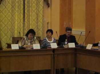 К Международному дню инвалидов мэрия выдала знаки благодарности и почетные грамоты