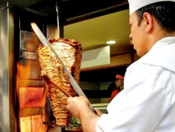 Представитель СЭС призвала не покупать шаурму и продукцию "Грузинского хлеба"