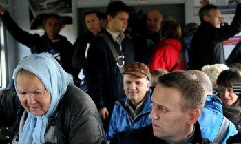 В Одессе будут впускать в маршрутки только вежливых мужчин