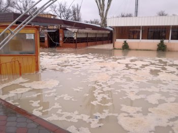 В Лузановке море вышло из берегов (фото)