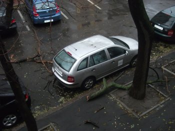 Непогода в Одессе: есть пострадавшие, в том числе и дети