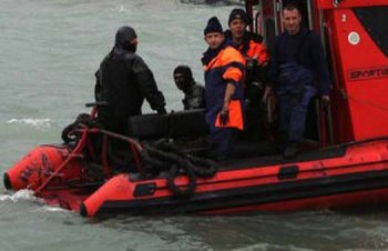 Трое спасателей погибли при спасении команды с затонувшего сухогруза