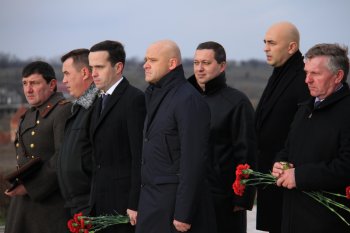На 412-ой батарее захоронили еще 42 воина Красной Армии