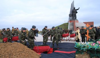 Это нужно не мертвым - это нужно живым: церемония перезахоронения воинов Великой Отечественной