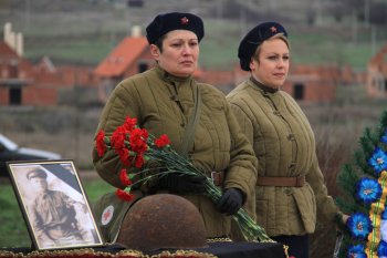 Это нужно не мертвым - это нужно живым: церемония перезахоронения воинов Великой Отечественной