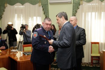 Матвийчук наградил главных борцов с коррупцией