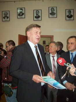 Русскому языку быть!