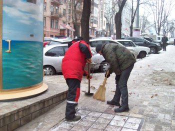 Старинная трансформаторная будка уже крутится, но пока ток не дает