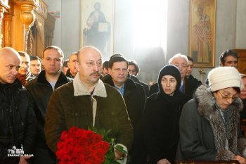 Десятки тысяч верующих прощались с отцом Ионой