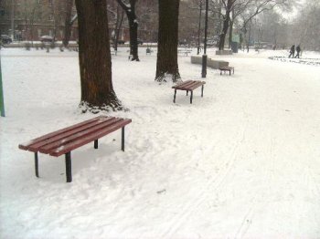 В Прохоровском сквере Одессы появилось 20 новых скамеек