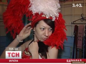 В салонах проката новогодних костюмов в очередях стоят с самого утра