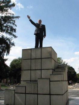 В Украине обнаружен мэр, который «зажигает» круче Костусева